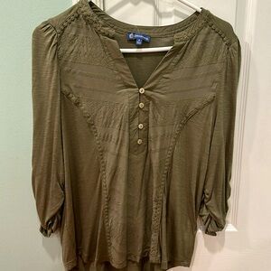 Democracy 3/4 sleeve shirt brand new with tags $68